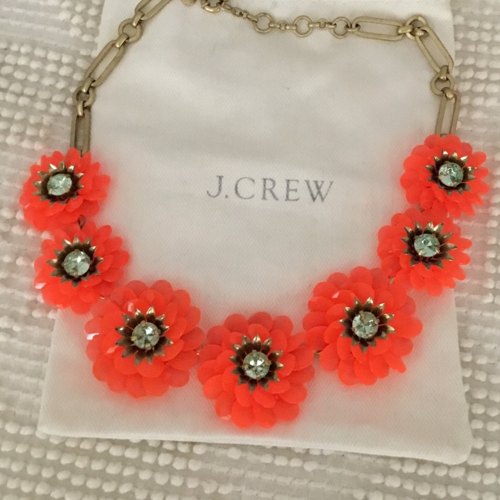 Statement necklace